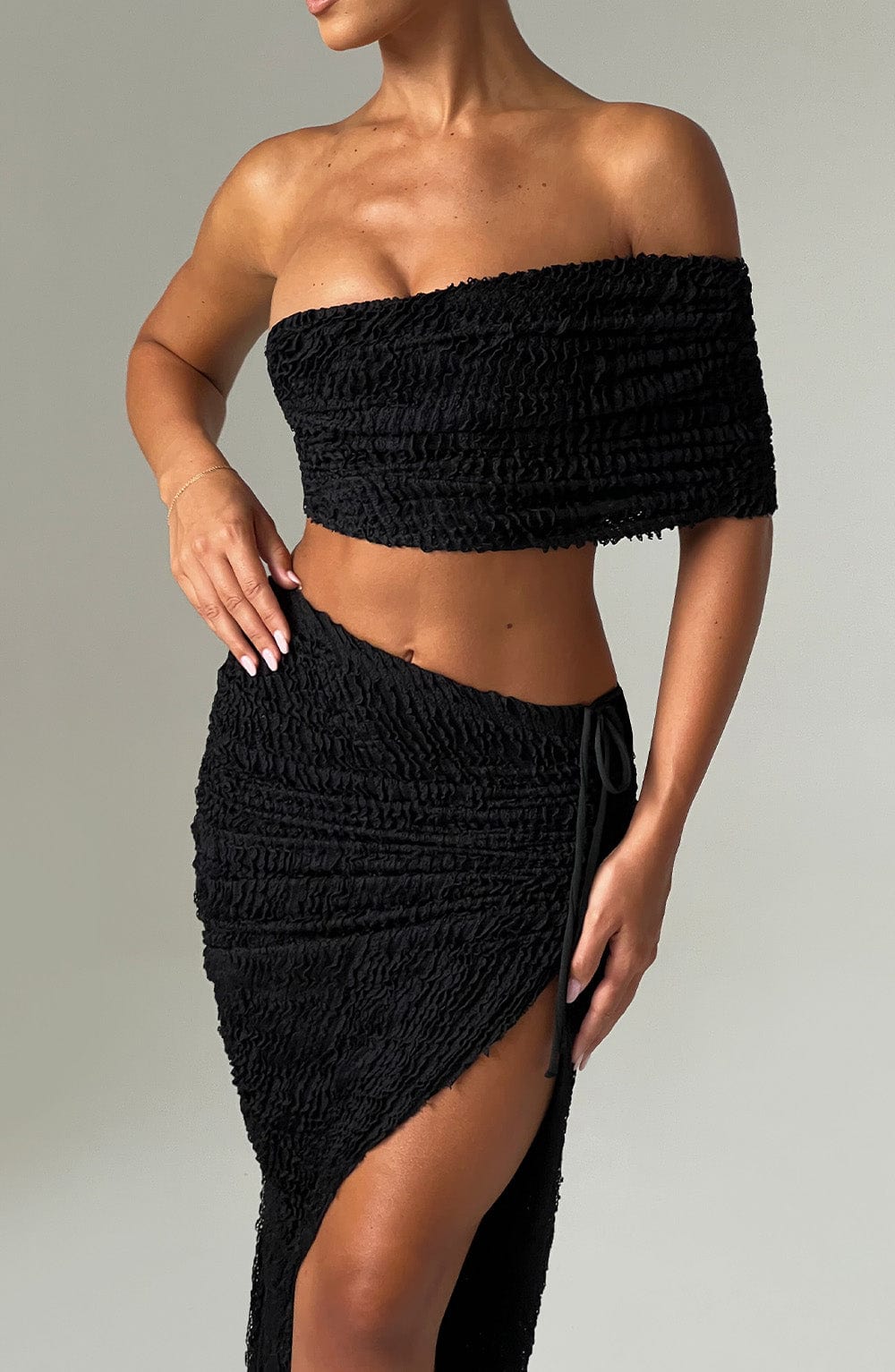 Zina Midi Skirt - Black - Napalia