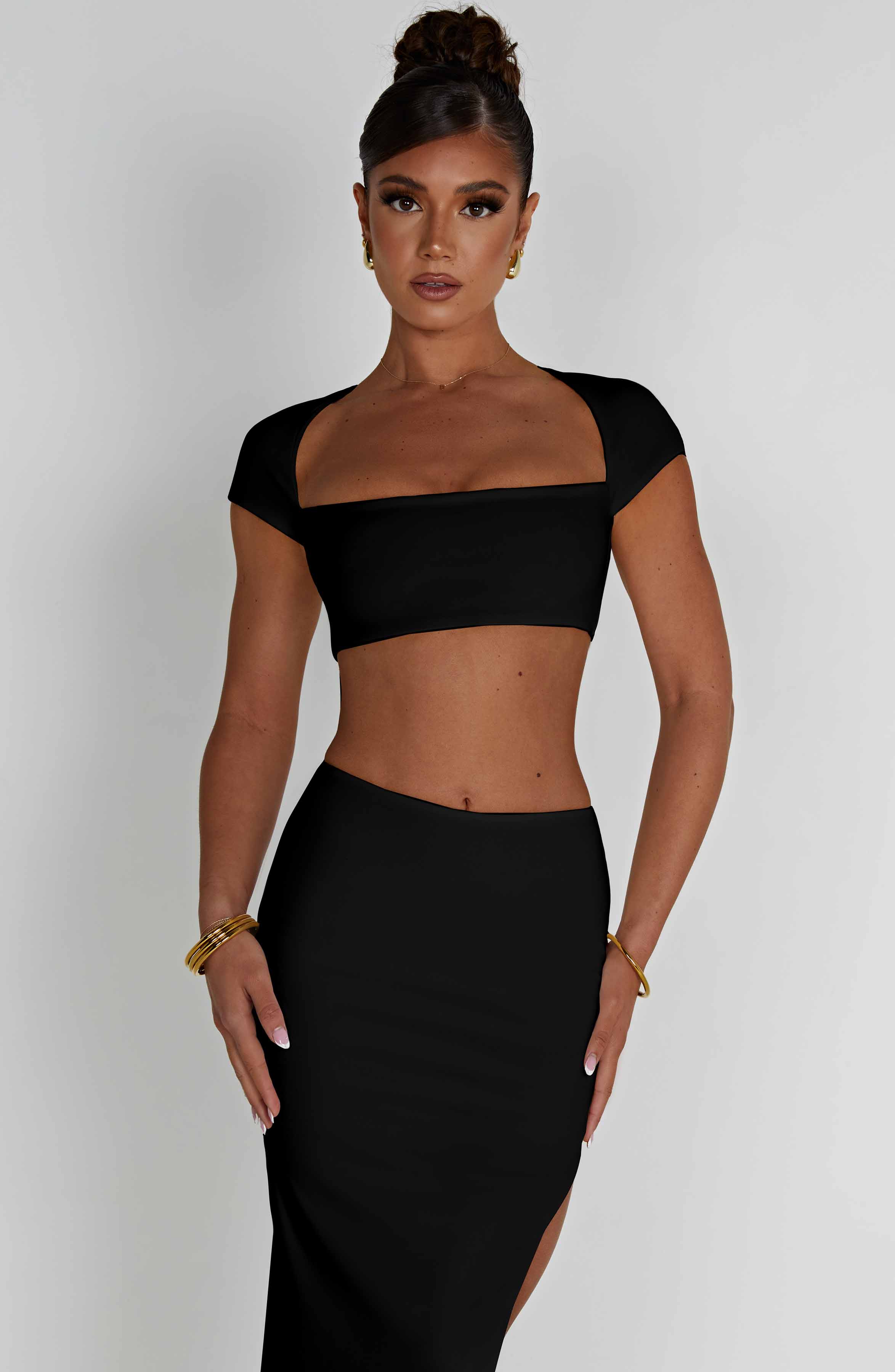 Adorn Top - Black - Napalia